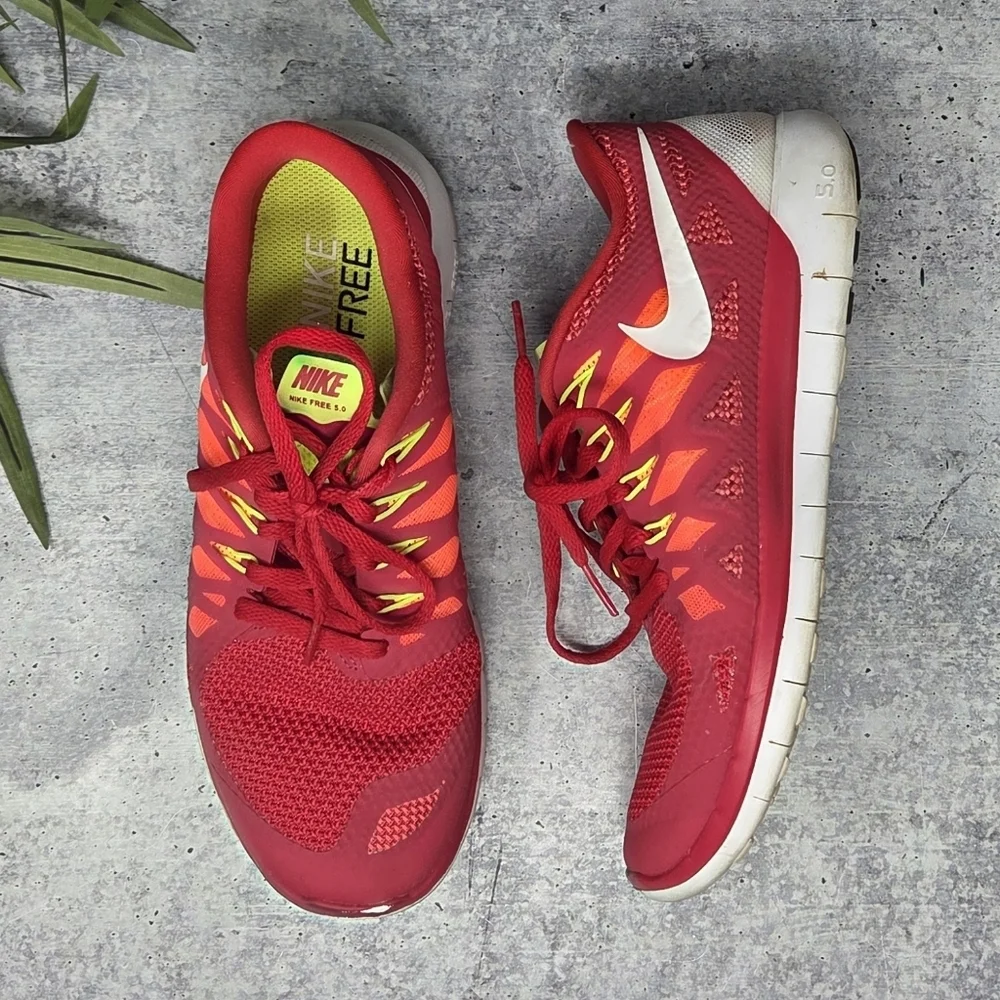 Nike Free 5.0 Red Yellow Orange Lightweight Mesh Upper Running Shoes Size 9.5